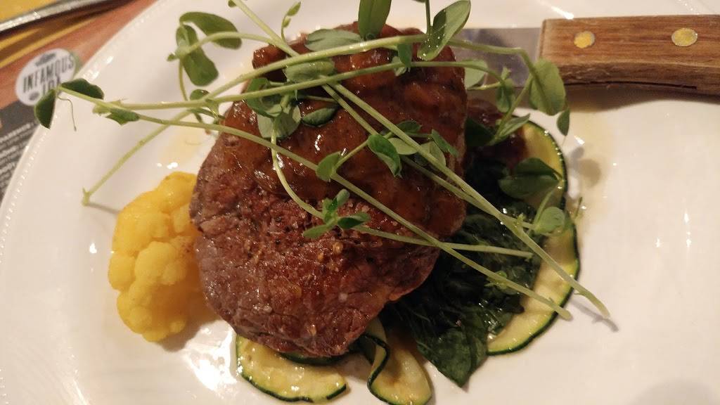 Comme Chez Soi Restaurant | restaurant | 297 Chemin du Bord-du-Lac, Pointe-Claire, QC H9S 4L4, Canada | 5146939555 OR +1 514-693-9555