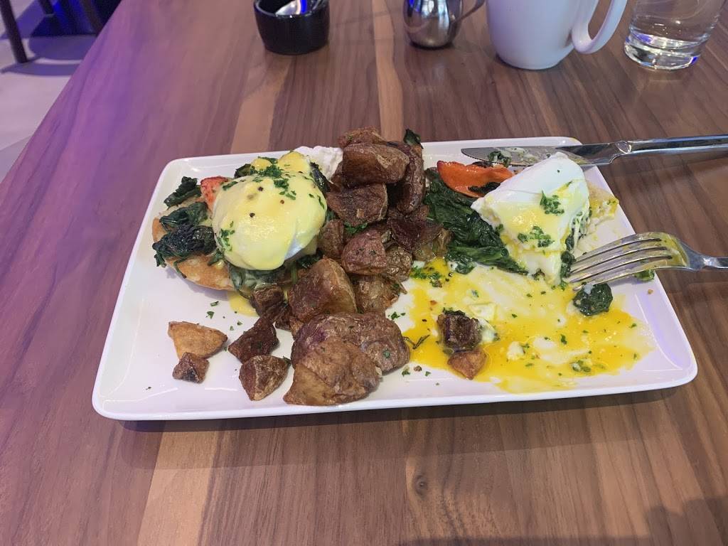 Lucca Restaurant & Bar | restaurant | Logan Airport Terminal B, Boston, MA 02128, USA | 8572562143 OR +1 857-256-2143