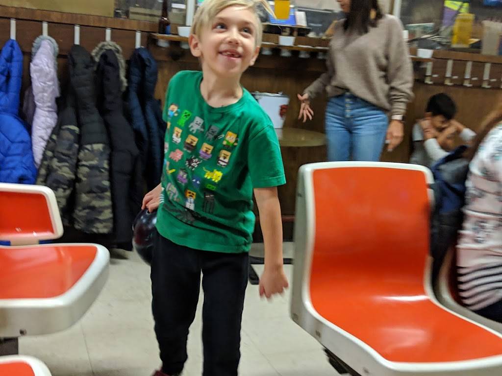 Pal Joeys Restaurant | restaurant | 2031 N Gary Ave, Wheaton, IL 60187, USA | 6306657359 OR +1 630-665-7359