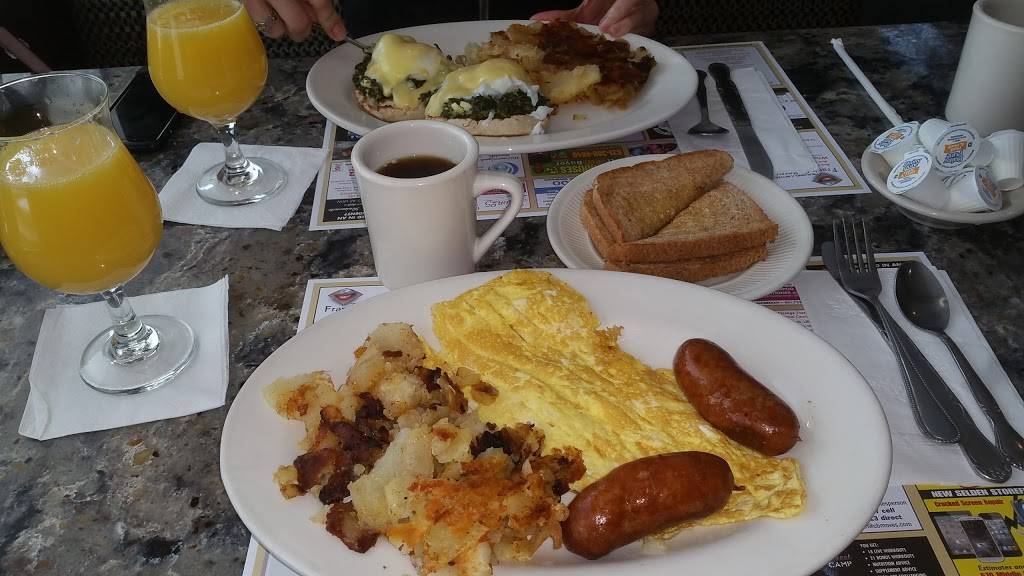 Suffolk Palace Diner | restaurant | 2101 Middle Country Rd, Centereach, NY 11720, USA | 6319811112 OR +1 631-981-1112
