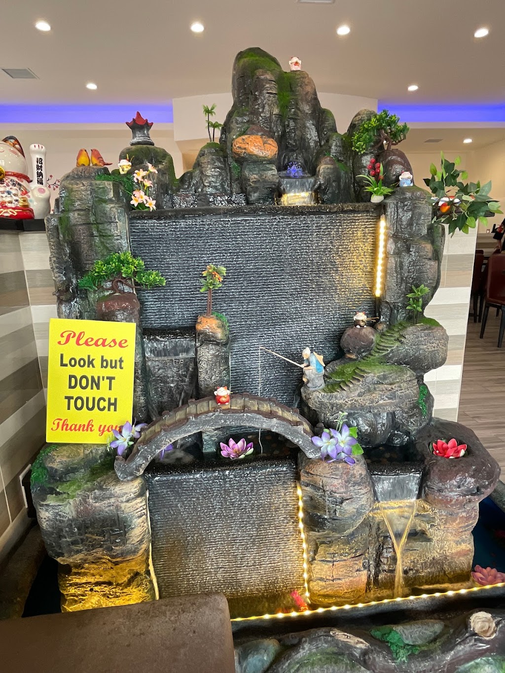 Happy Ramen and Sushi | restaurant | 1907 San Pablo Ave, Pinole, CA 94564, USA | 5102553888 OR +1 510-255-3888