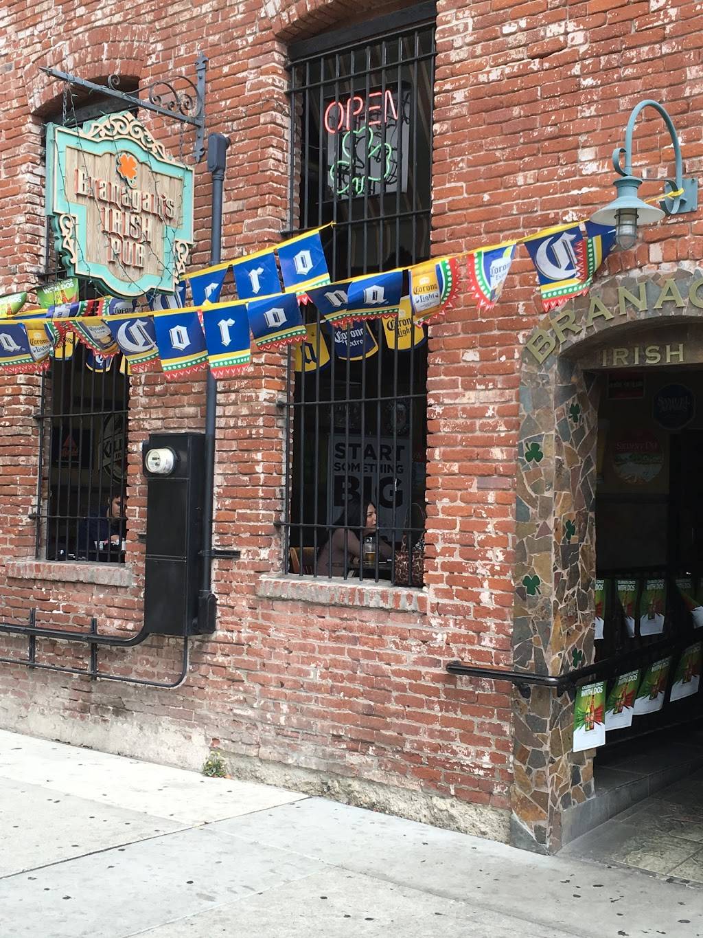 Branagans Irish Pub | restaurant | 213 N Harbor Blvd, Fullerton, CA 92831, USA | 7144473544 OR +1 714-447-3544