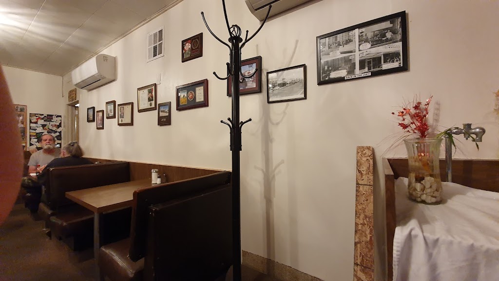 Village Cafe | restaurant | 201 E Main St, Barstow, CA 92311, USA | 7602565152 OR +1 760-256-5152