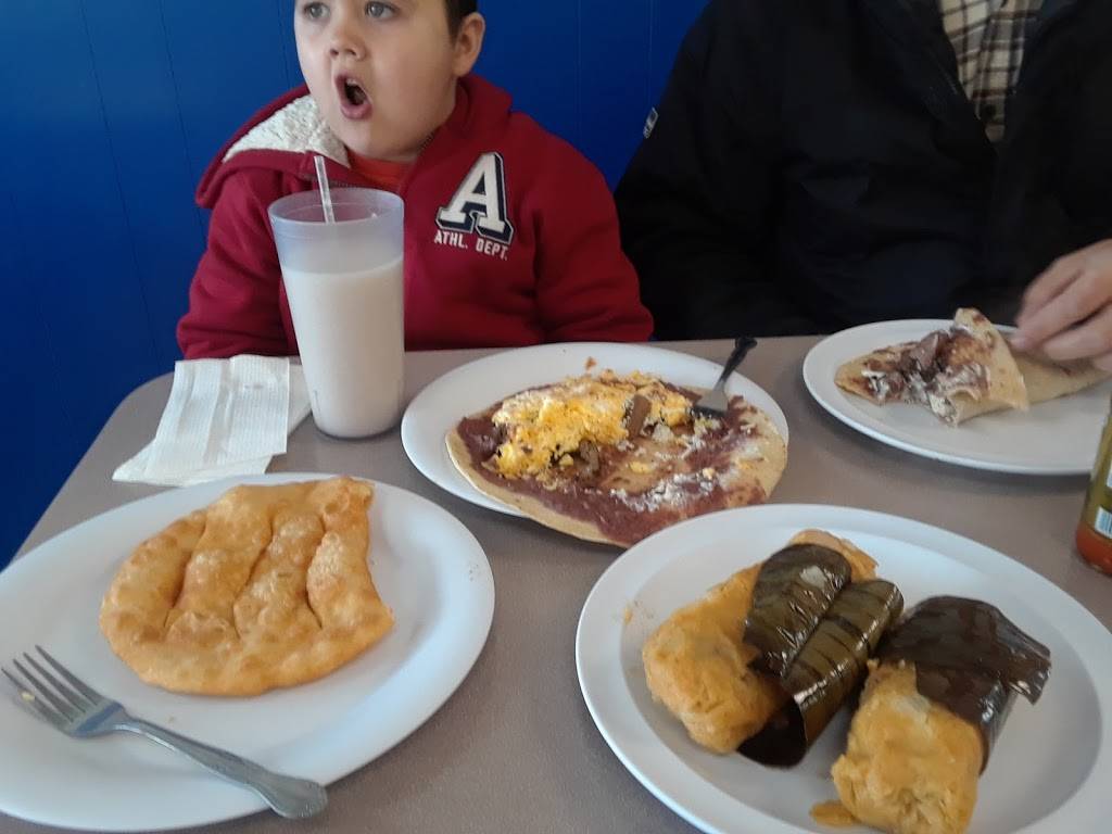 Catrachos Restaurant | restaurant | 330 S Green Bay Rd, Waukegan, IL 60085, USA | 2246378870 OR +1 224-637-8870