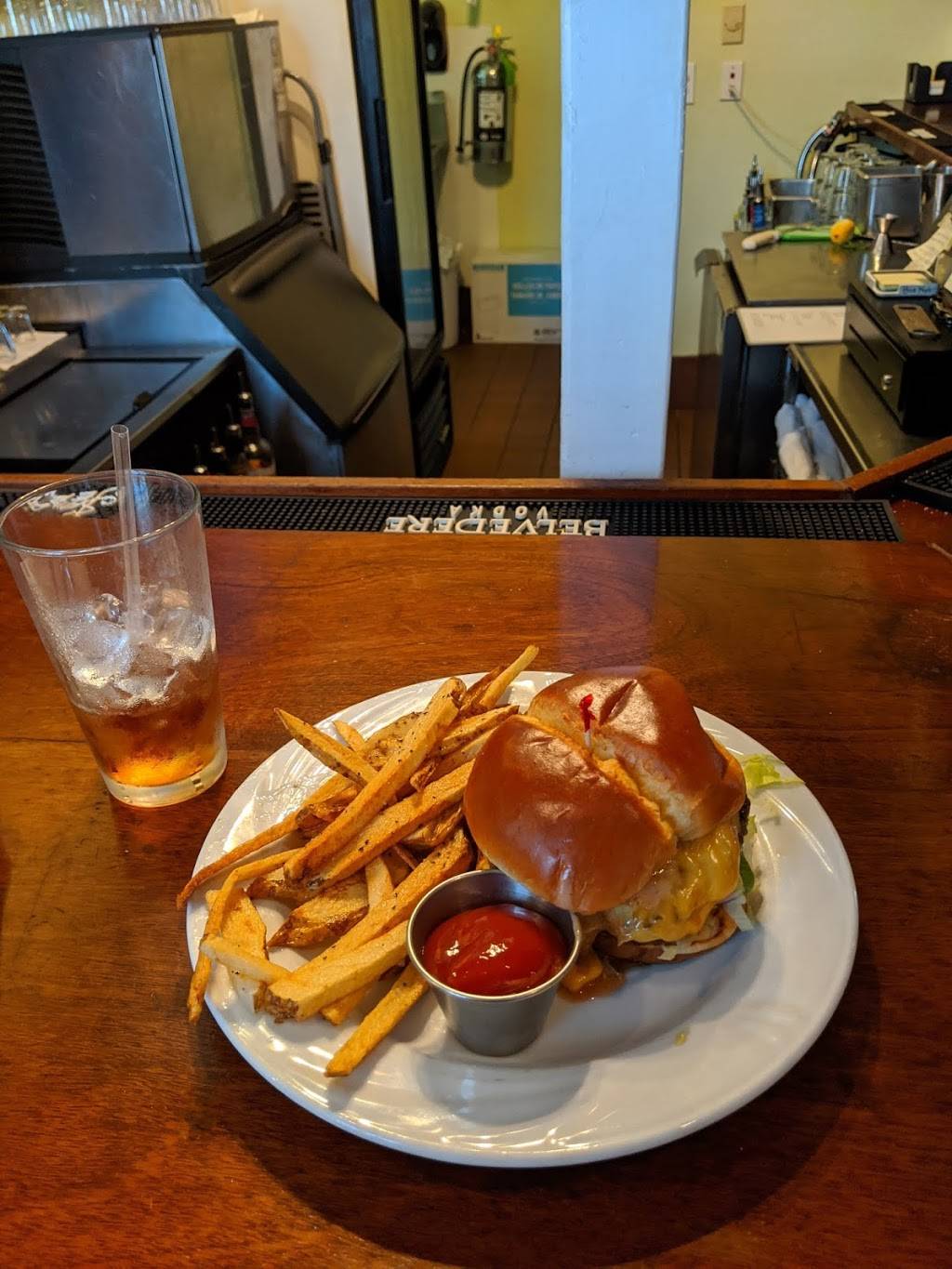 Strawberry Cafe | cafe | 107 Depot Dr, Madison, MS 39110, USA | 6018563822 OR +1 601-856-3822