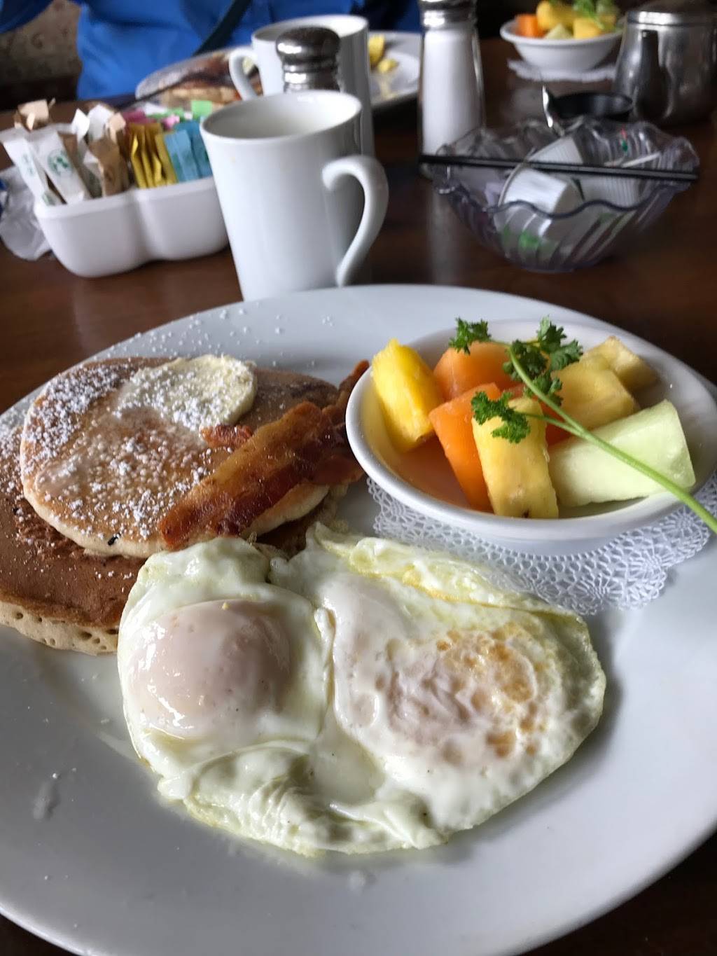 OMalleys On Main | restaurant | 140 Main St, Seal Beach, CA 90740, USA | 5624300631 OR +1 562-430-0631