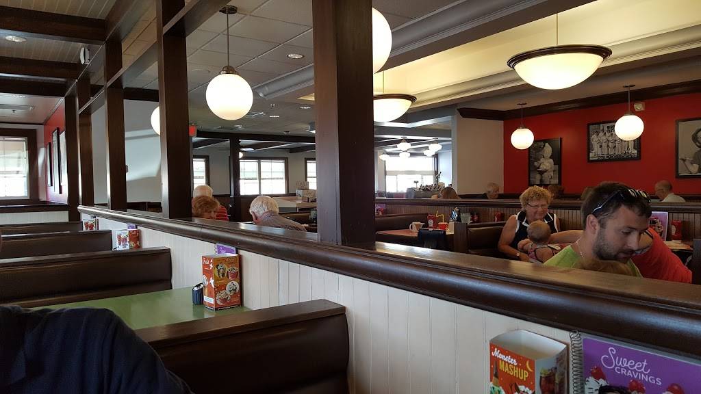 Friendlys | restaurant | Whitney Memorial Hwy, 3075 NY-50, Saratoga Springs, NY 12866, USA | 5185831598 OR +1 518-583-1598