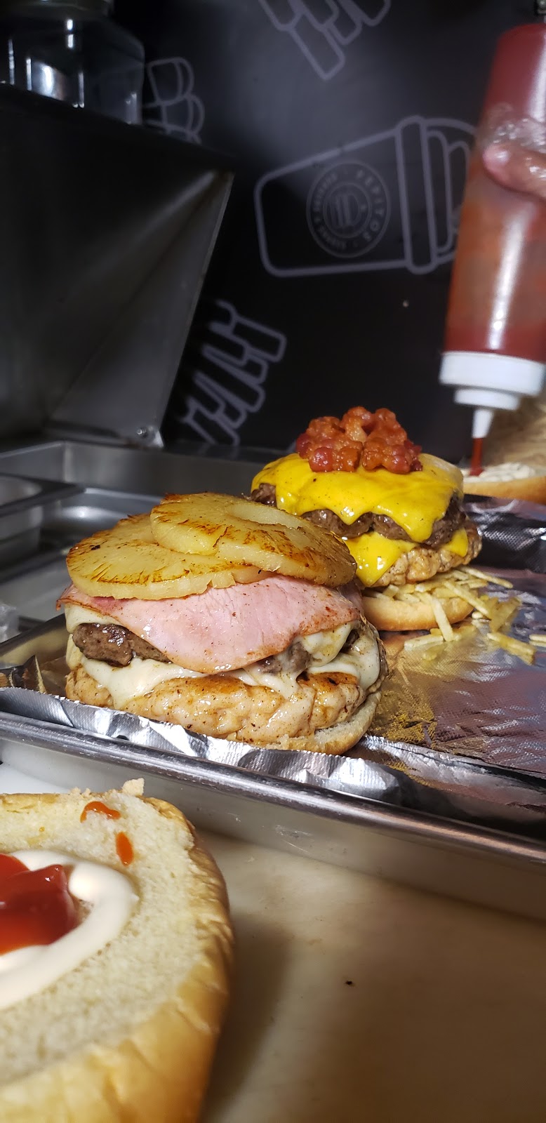 Pepitos Burgers & Shakes | restaurant | 2590 NE 186th St, North Miami Beach, FL 33160, USA | 3054143521 OR +1 305-414-3521