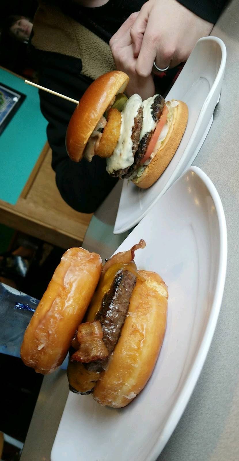 Hudsons Classic Grill | restaurant | 201 N Lincoln Rd, Escanaba, MI 49829, USA | 9067894142 OR +1 906-789-4142