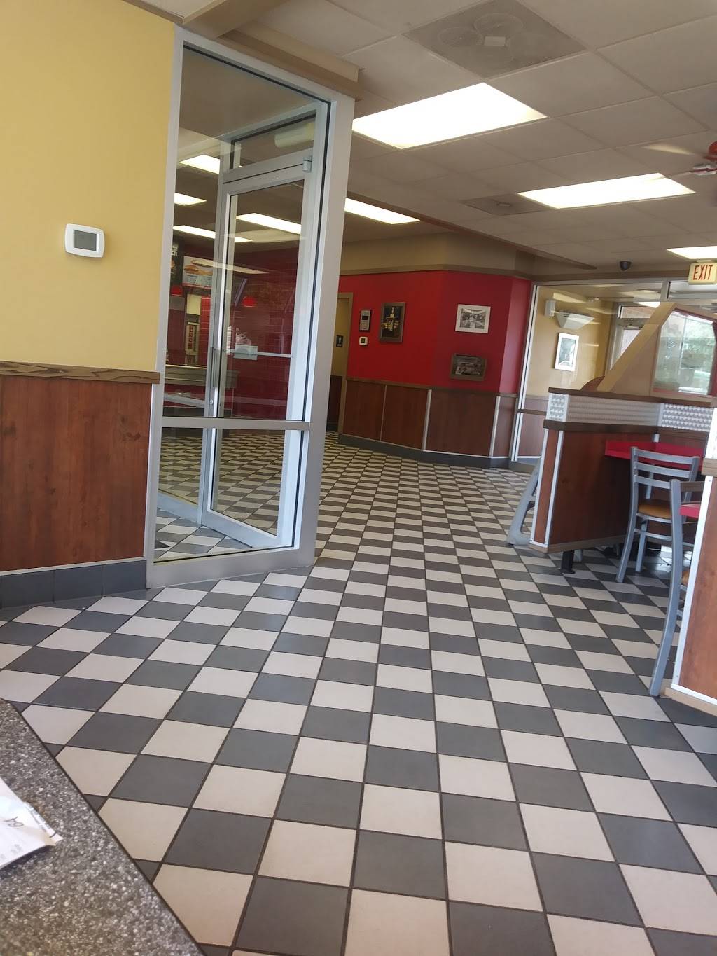 Hardees | restaurant | 905 N Springfield St, Virden, IL 62690, USA | 2179653715 OR +1 217-965-3715