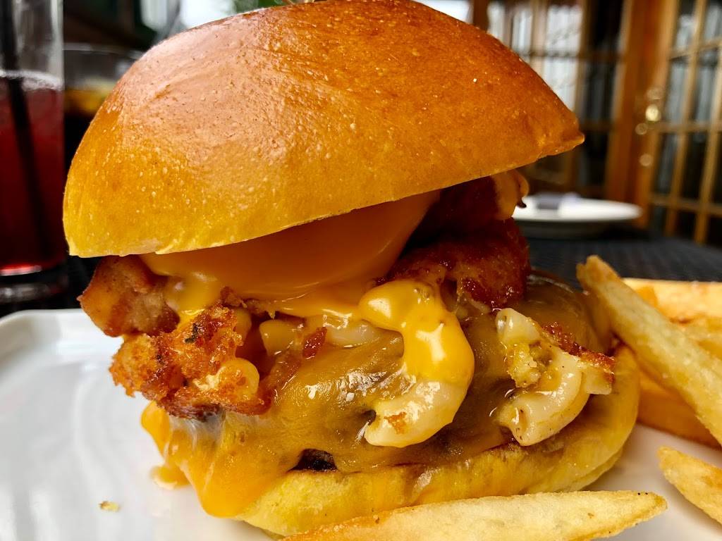 South Shore Bar & Grill | restaurant | 225 Ellis St, Staten Island, NY 10307, USA | 7182272258 OR +1 718-227-2258