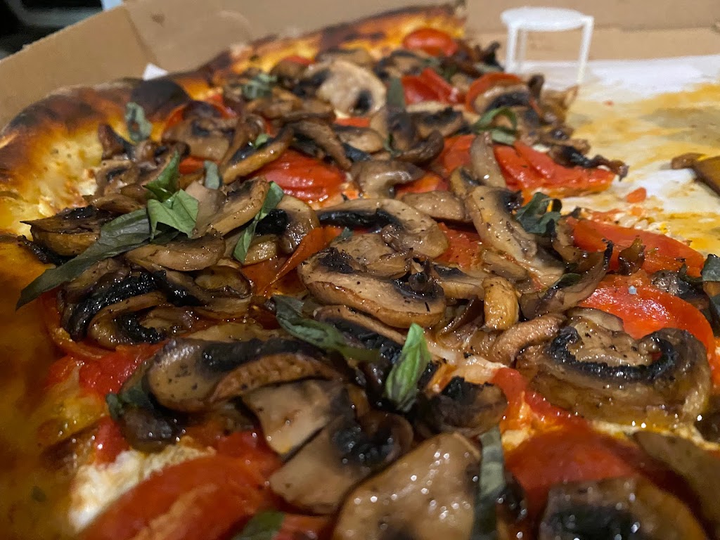 Soho Square Pizza | restaurant | 437 3rd Ave, Brooklyn, NY 11215, USA | 7187227200 OR +1 718-722-7200