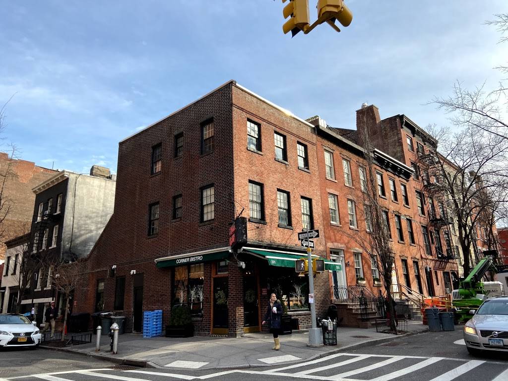 Corner Bistro | restaurant | 331 West 4th Street, New York, NY 10014, USA | 2122429502 OR +1 212-242-9502