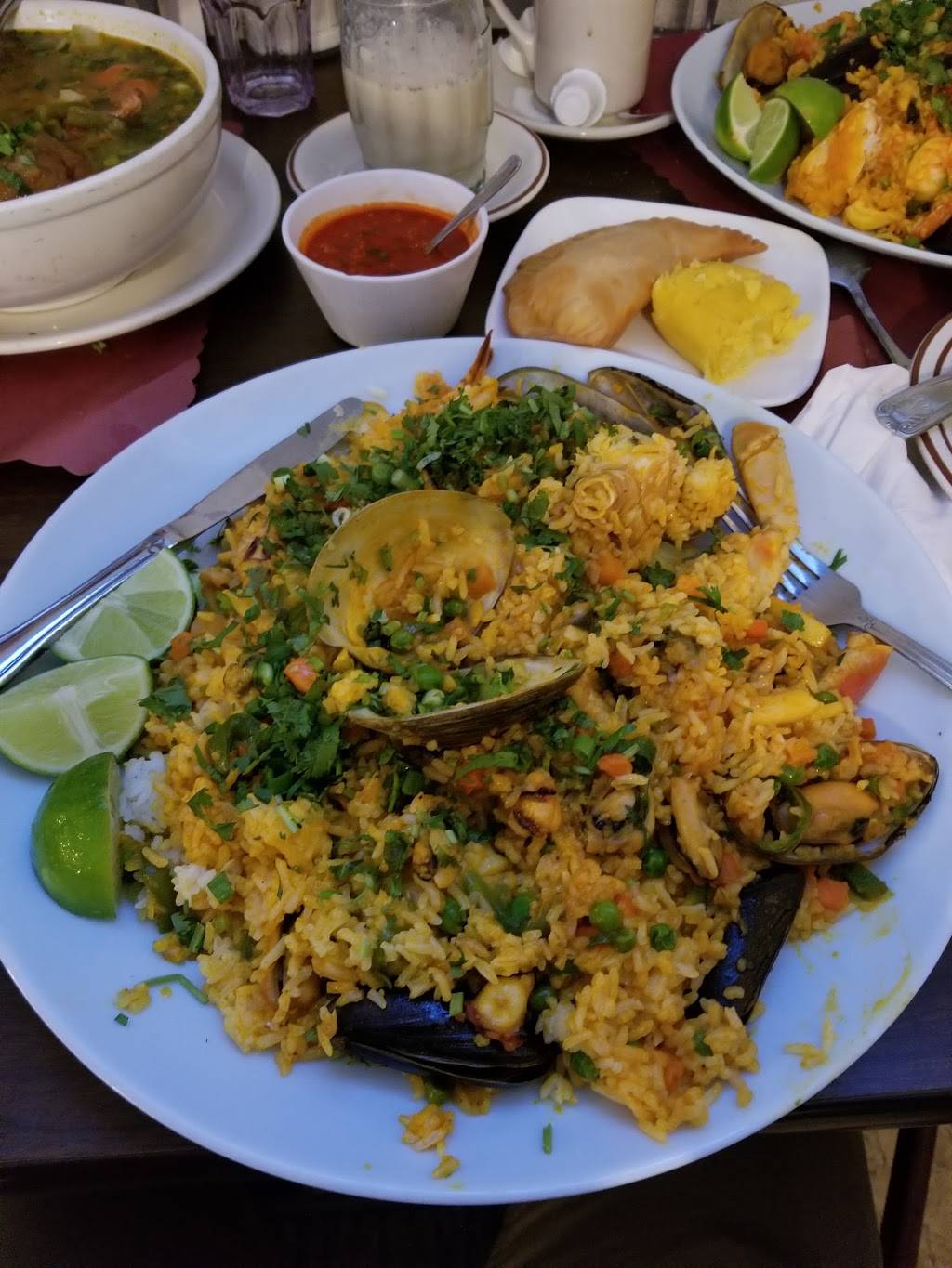 Restaurant Ecuador | restaurant | 2923 W Diversey Ave, Chicago, IL 60647, USA | 7733427870 OR +1 773-342-7870