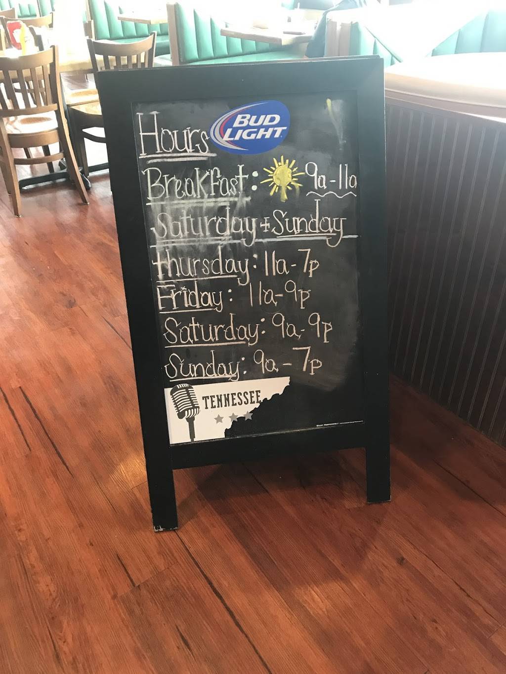 Blue Chips at Waterside Marina | restaurant | 408 Dock Rd, Andersonville, TN 37705, USA | 8654980535 OR +1 865-498-0535