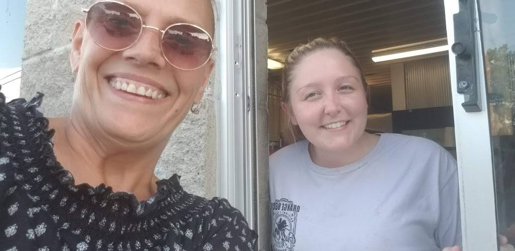 Bomber Grill & Chill | restaurant | 146 W Kentucky Dr, La Center, KY 42056, USA | 2706658200 OR +1 270-665-8200