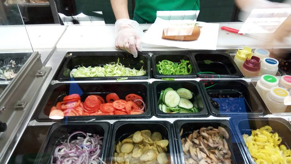 Subway | restaurant | 37 E 25th St, Baltimore, MD 21218, USA | 4106625762 OR +1 410-662-5762