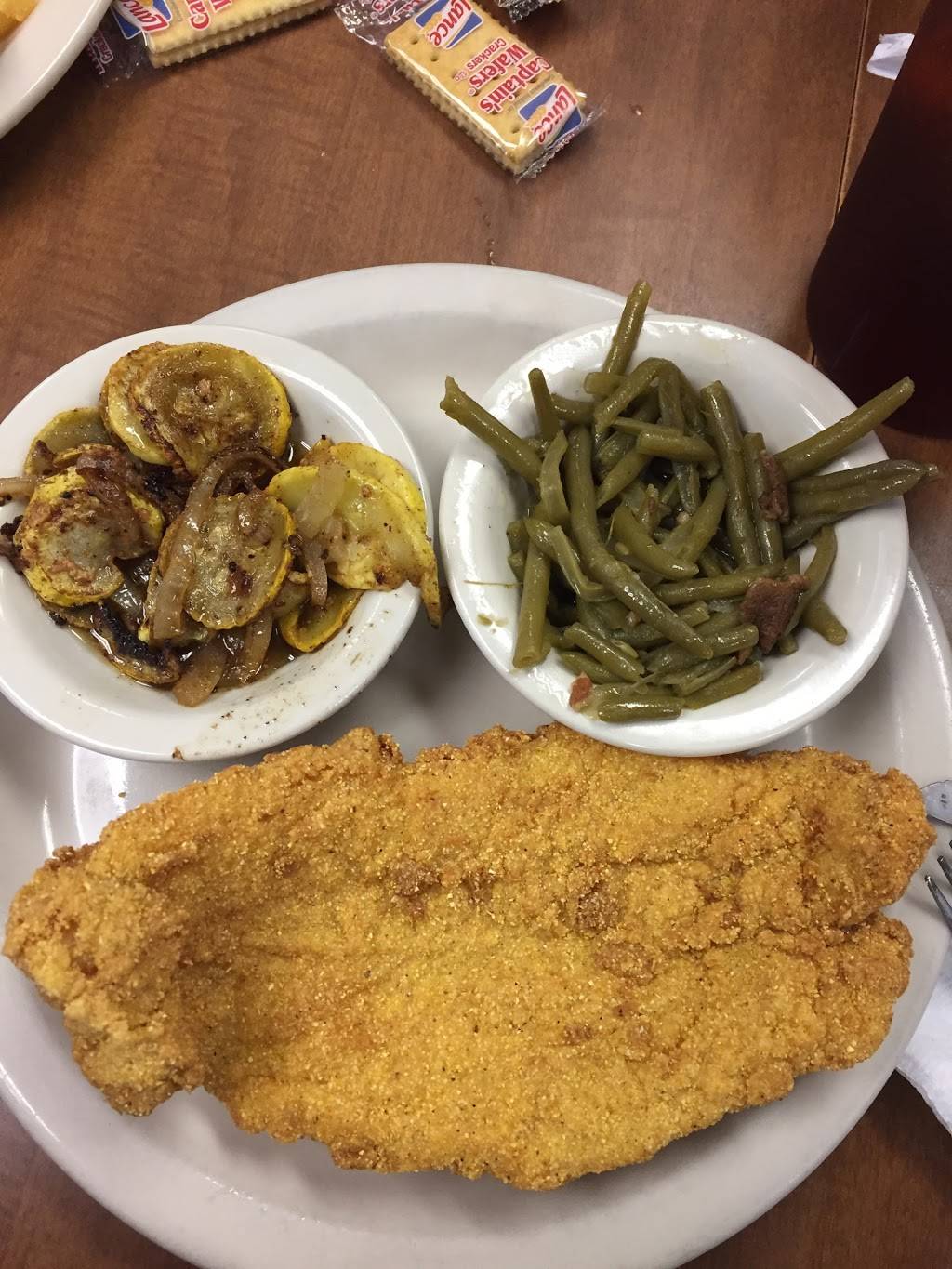 Daisys Diner | restaurant | 3687 TX-19, Huntsville, TX 77320, USA | 9365943081 OR +1 936-594-3081