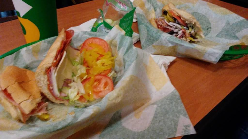 Subway | restaurant | 302 S French Ave, Sanford, FL 32771, USA | 4078785438 OR +1 407-878-5438