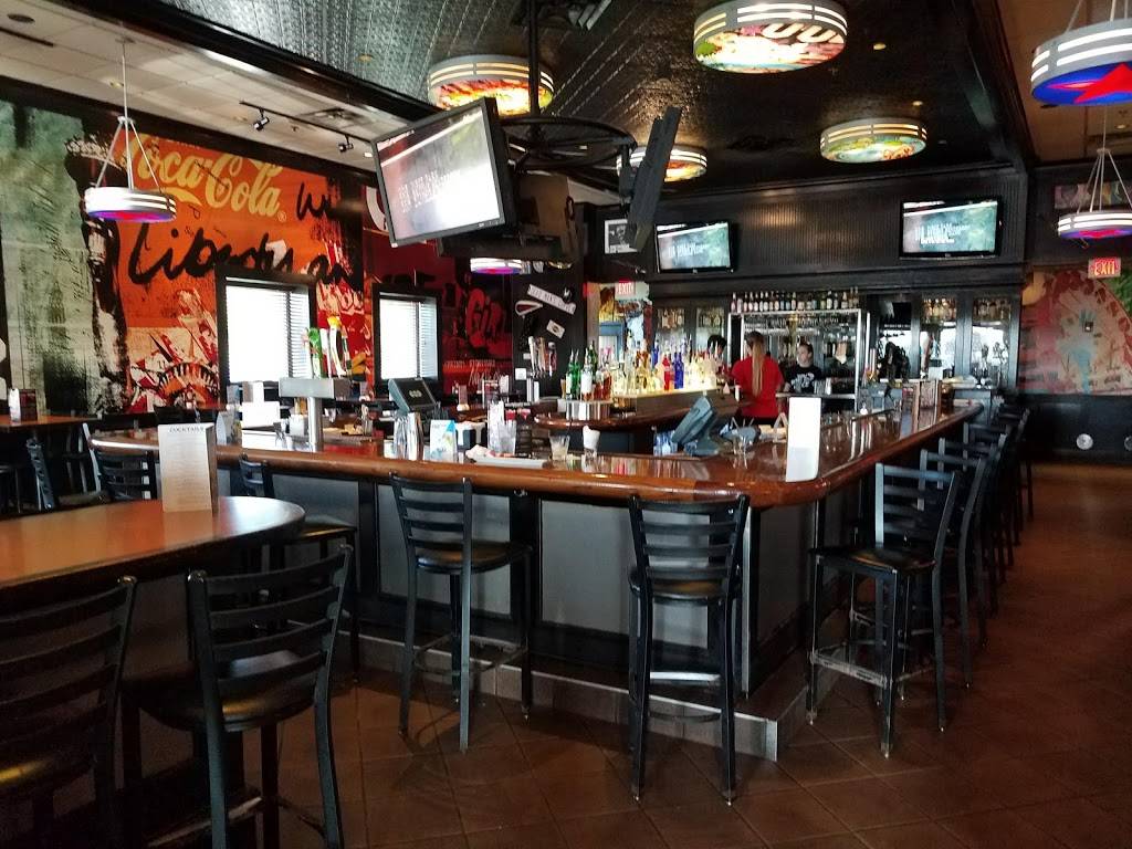 TGI Fridays | restaurant | 676 S Rand Rd, Lake Zurich, IL 60047, USA | 8477268237 OR +1 847-726-8237