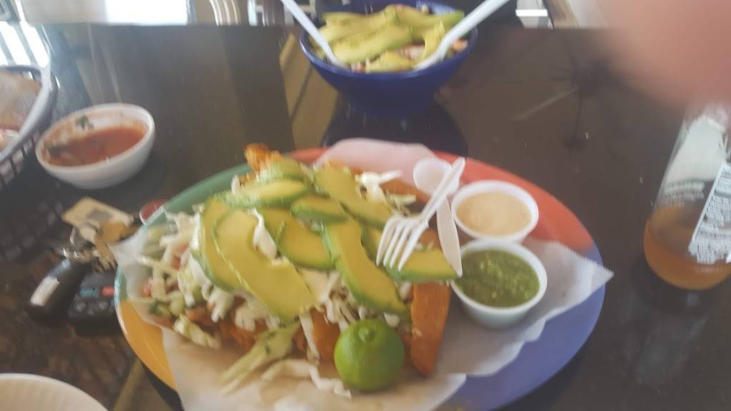 Mariscos Las Casuelitas | restaurant | 307 Cottonwood Rd, Bakersfield, CA 93307, USA | 6618479898 OR +1 661-847-9898