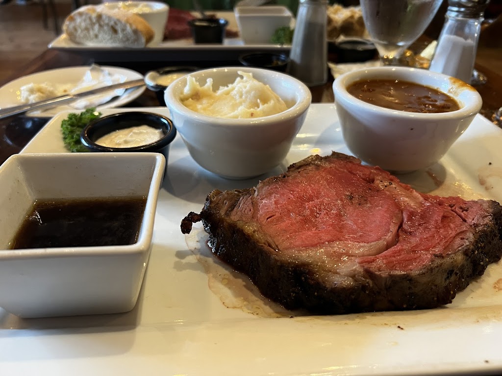 Cowboys Chophouse | restaurant | 101 E Main St, Emmett, ID 83617, USA | 2083694740 OR +1 208-369-4740