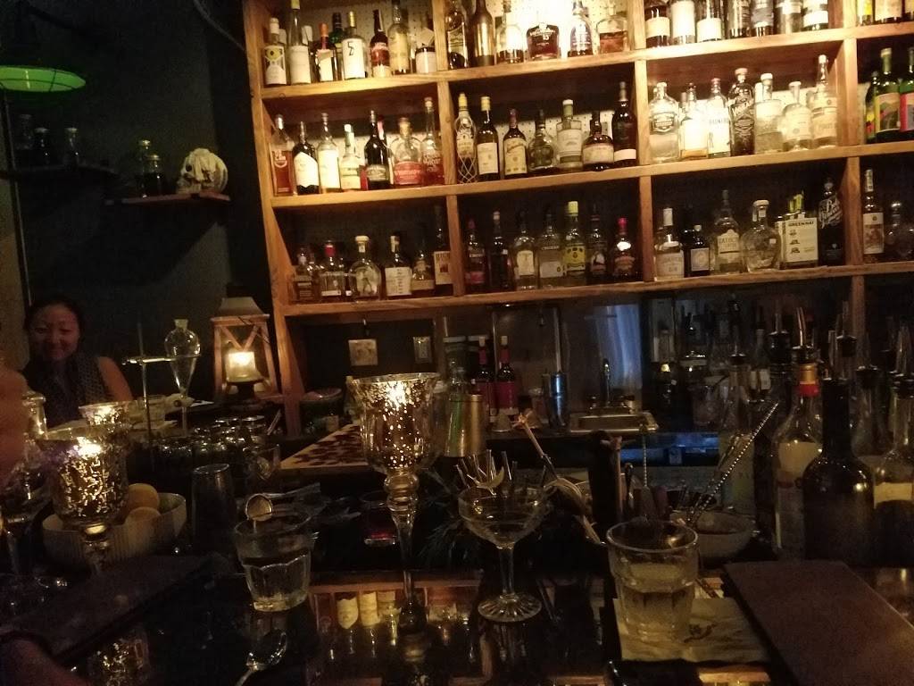 Captain Gregorys | restaurant | 804 N Henry St, Alexandria, VA 22314, USA | 5716594934 OR +1 571-659-4934