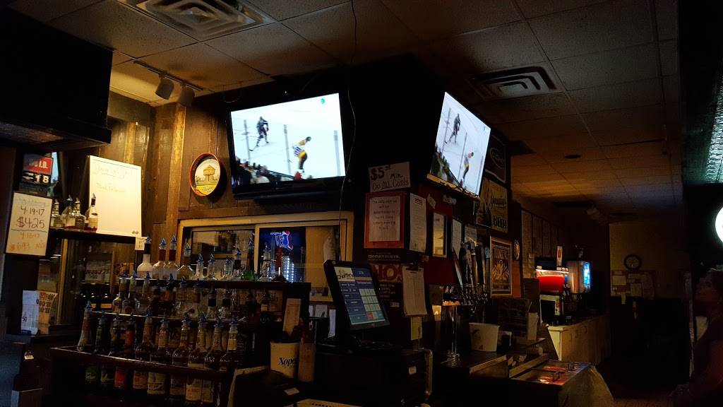 Charlies Pub & Eatery | restaurant | 606 Erie St # 1, Edinboro, PA 16412, USA | 8147341715 OR +1 814-734-1715