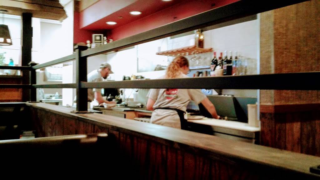 Detellos Pizza & Pasta | restaurant | 6207 Dell Rd, Eden Prairie, MN 55346, USA | 9529340333 OR +1 952-934-0333