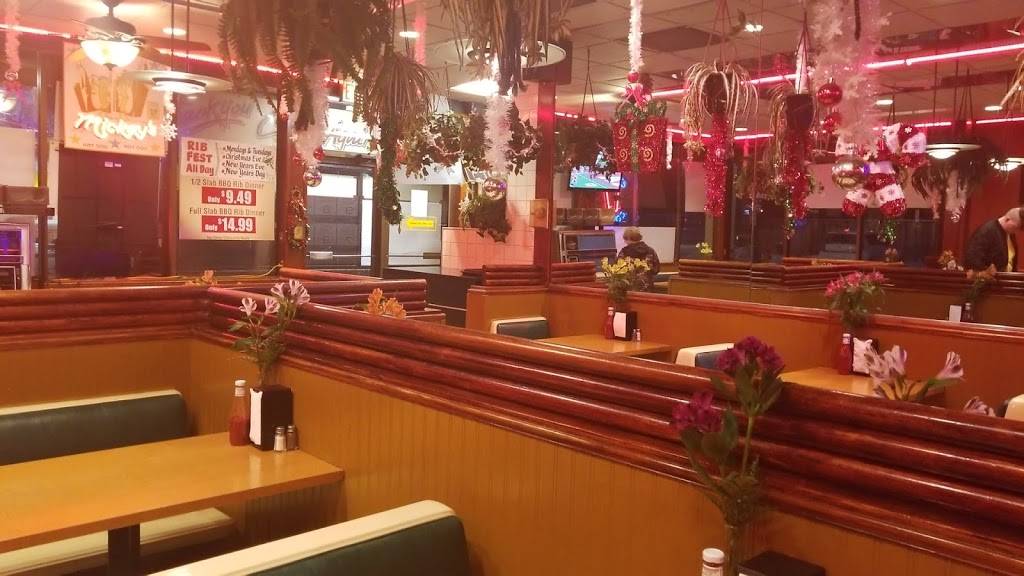 Mickeys Gyros & Ribs | restaurant | 525 N Harlem Ave, Oak Park, IL 60302, USA | 7088483333 OR +1 708-848-3333