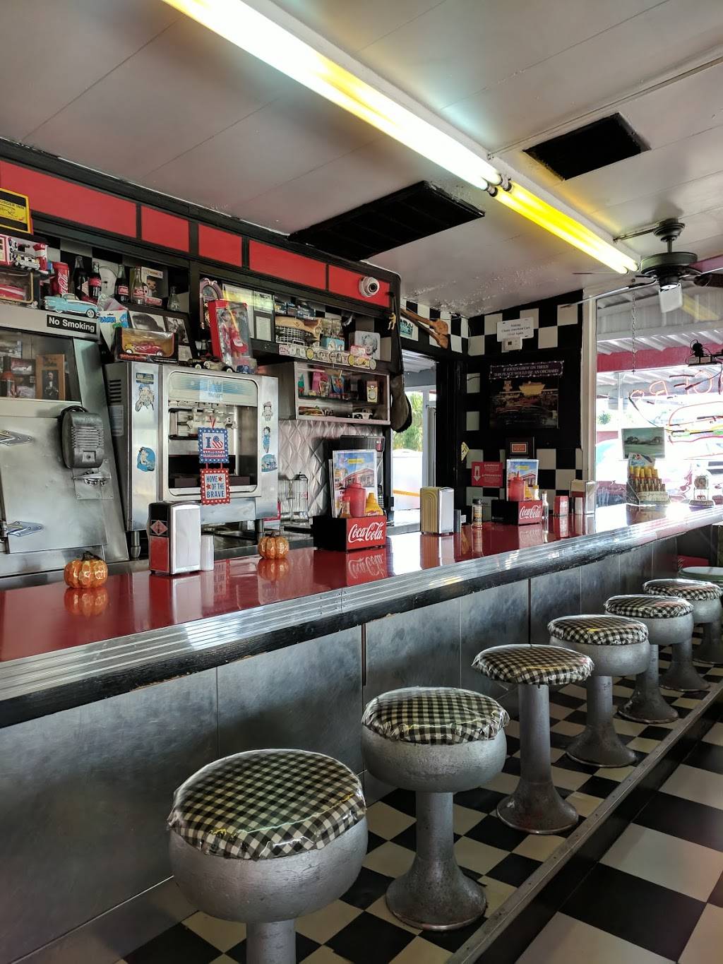 Burger Inn | restaurant | 1819 N Harbor City Blvd, Melbourne, FL 32935, USA | 3212542211 OR +1 321-254-2211