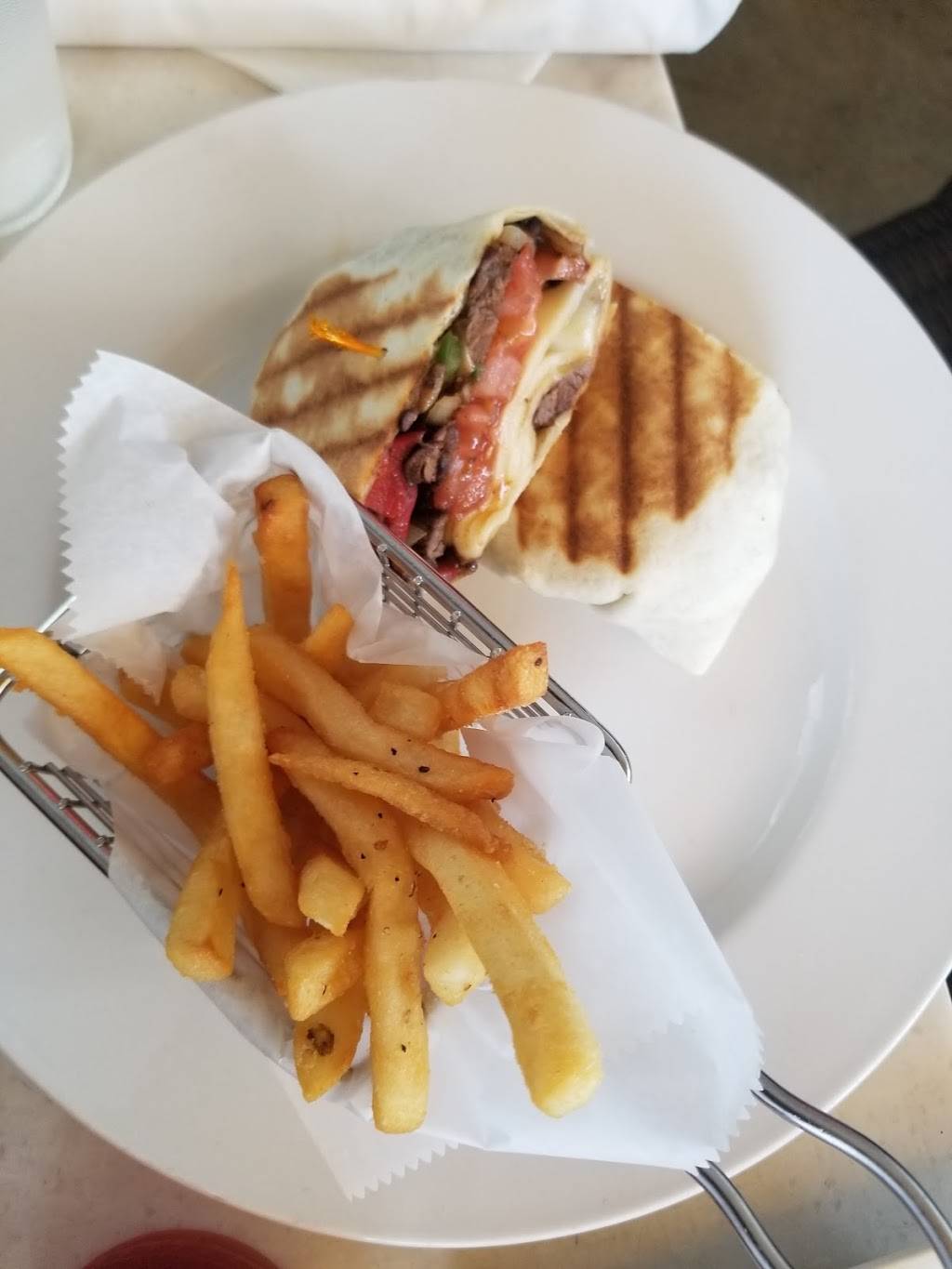 Palace | night club | 1052 Ocean Dr, Miami Beach, FL 33139, USA | 3055317234 OR +1 305-531-7234