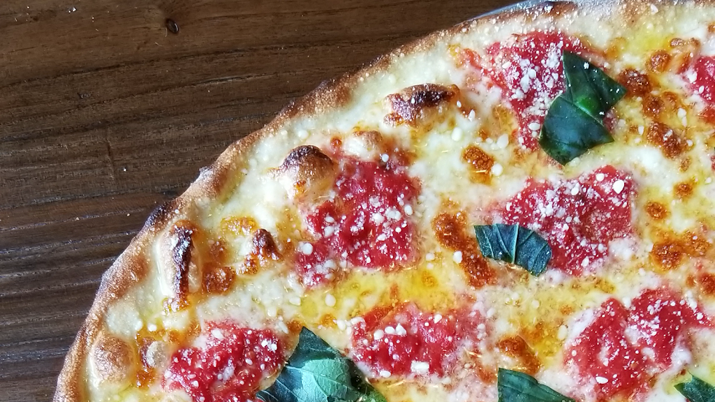 Round Pie Pizza Company | restaurant | 2323 highway 516, Old Bridge Township, NJ 08857, USA | 7324750000 OR +1 732-475-0000