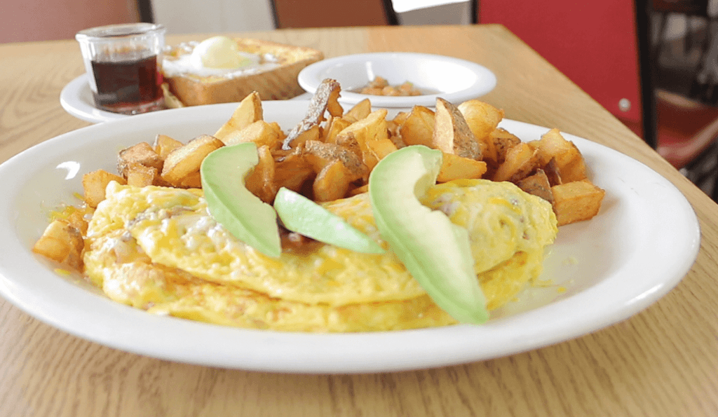 California Classic Cafe | restaurant | 14196 Amargosa Rd a, Victorville, CA 92392, USA | 7602413663 OR +1 760-241-3663