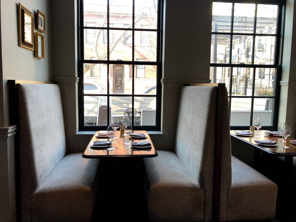 Ella Elli | restaurant | 1349 W Cornelia Ave, Chicago, IL 60657, USA | 7739353552 OR +1 773-935-3552