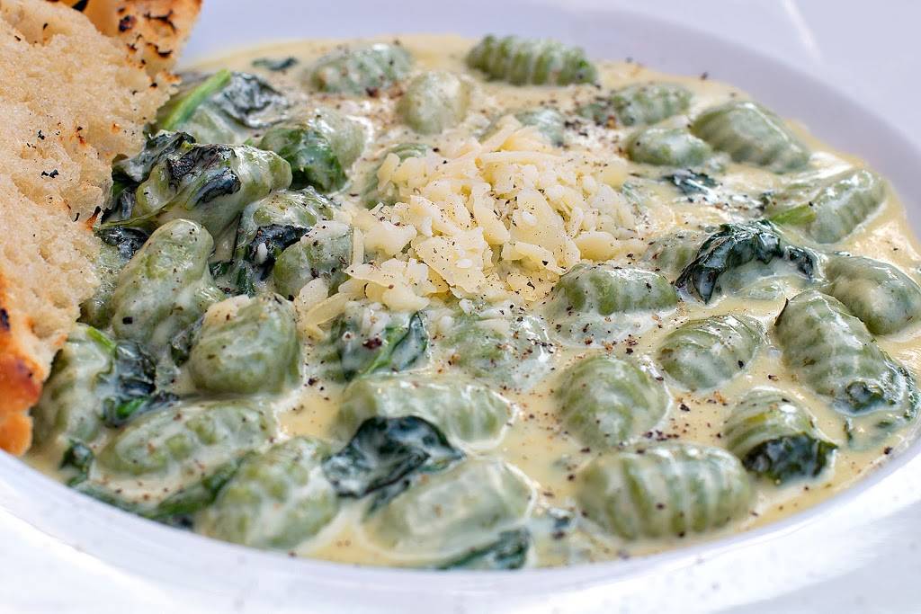 Donattela Bar & Grill | restaurant | 83 Bolton St, Bobcaygeon, ON K0M 1A0, Canada | 7057384303 OR +1 705-738-4303