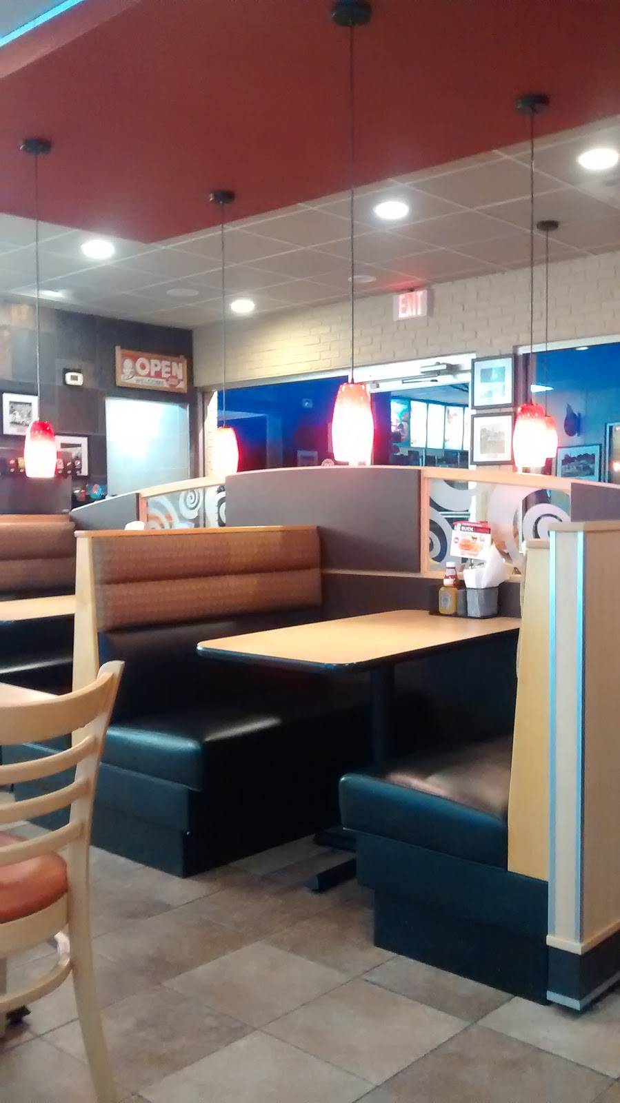 Dairy Queen Grill & Chill | restaurant | 404 E Main St, Chesterfield, IN 46017, USA | 7653783144 OR +1 765-378-3144