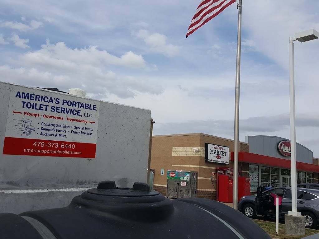 Kum & Go | meal takeaway | 3610 SW Regional Airport Blvd, Bentonville, AR 72712, USA | 4792543759 OR +1 479-254-3759