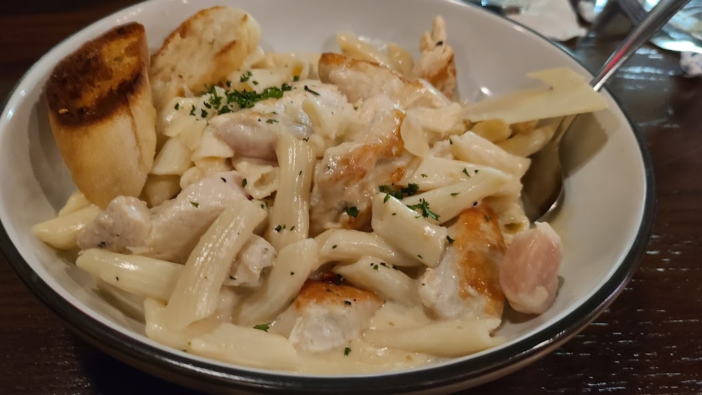 221 Tap and Table | restaurant | 14521 Forest Rd, Forest, VA 24551, USA | 4346162588 OR +1 434-616-2588