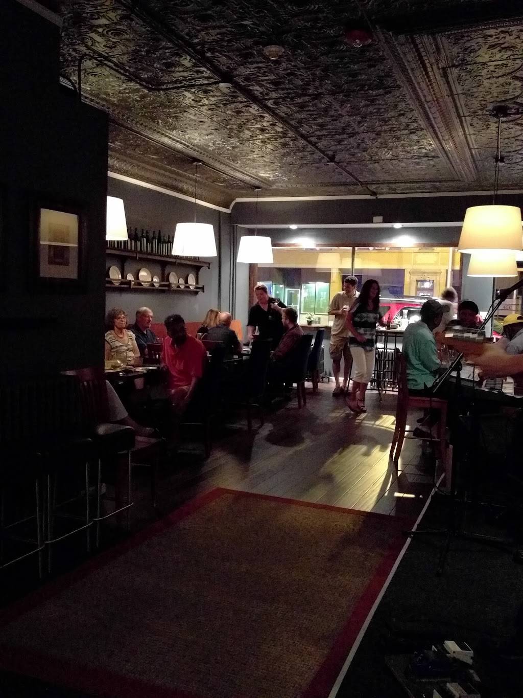 Amy’s Wine House | restaurant | 7235 Roosevelt Rd, Forest Park, IL 60130, USA | 7086574530 OR +1 708-657-4530