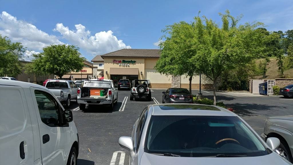 Papa Murphys Take N Bake Pizza | meal takeaway | 2209 Francisco Dr, El Dorado Hills, CA 95762, USA | 9169337276 OR +1 916-933-7276