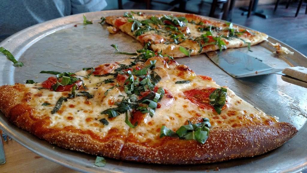 Blue Line Pizza | restaurant | 160 W Main St, Los Gatos, CA 95030, USA | 4083549900 OR +1 408-354-9900