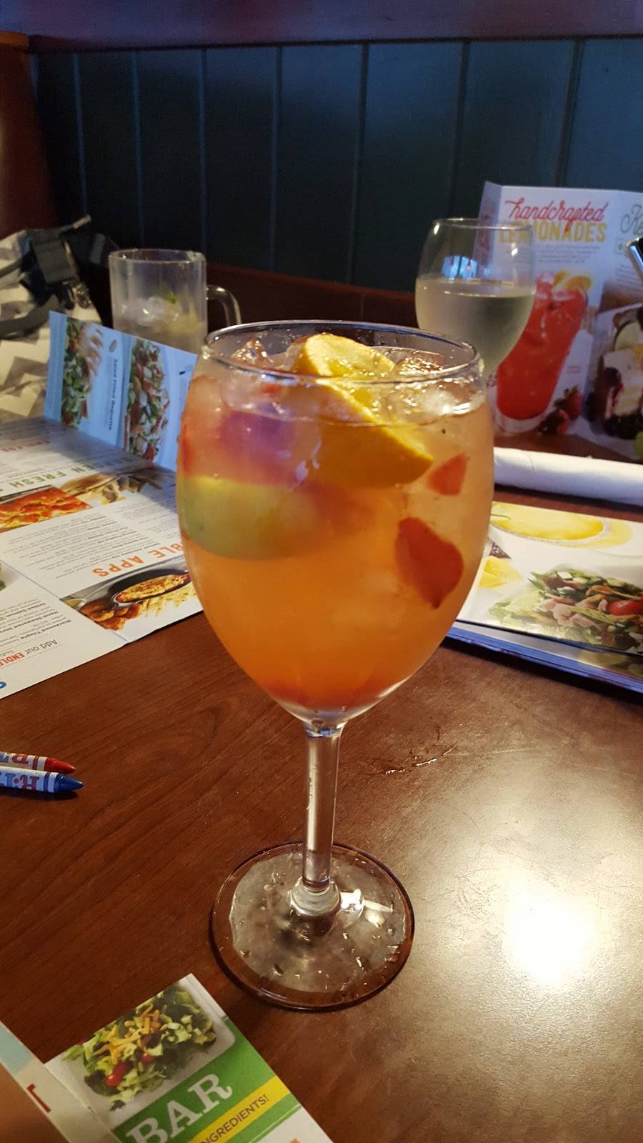 Ruby Tuesday | restaurant | 483 Crockett Trace Drive, Morristown, TN 37813, USA | 4235860830 OR +1 423-586-0830