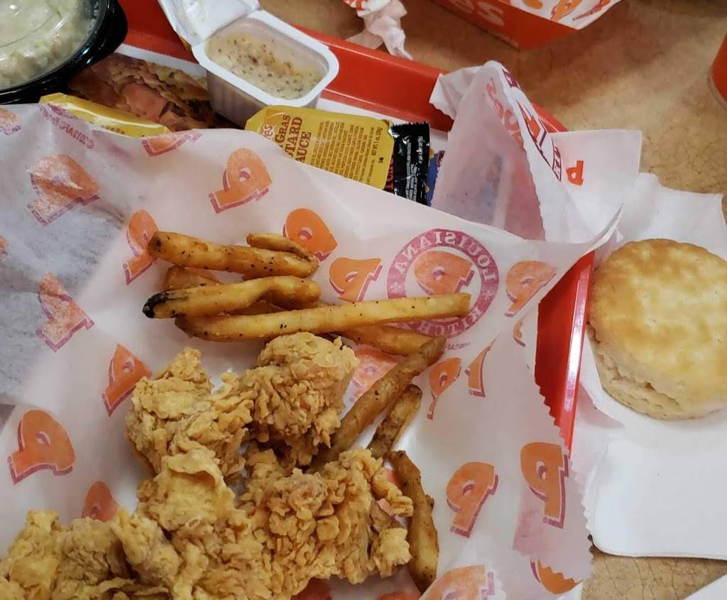Popeyes Louisiana Kitchen | restaurant | 18074 Mateny Rd, Germantown, MD 20874, USA | 3015408380 OR +1 301-540-8380