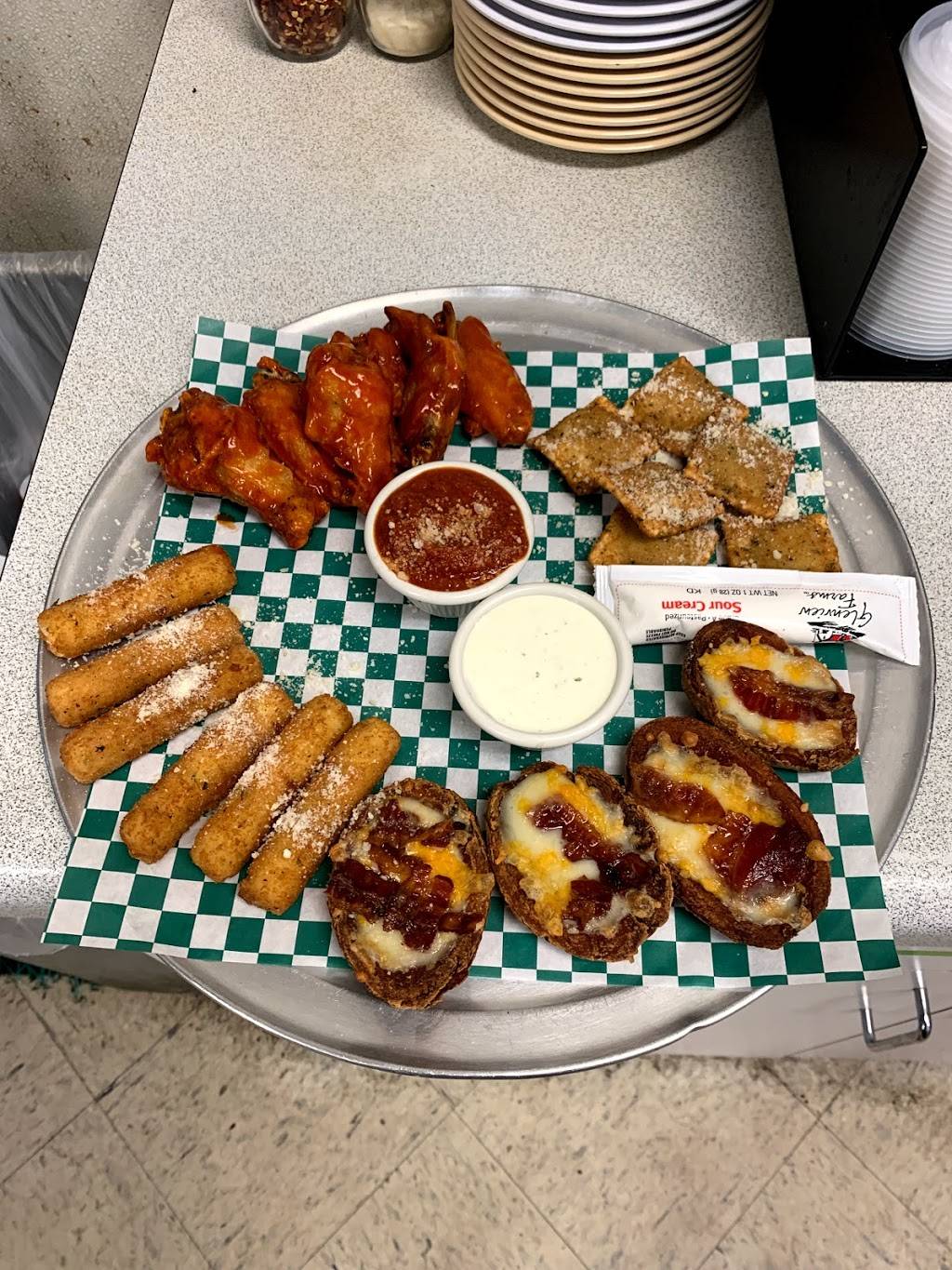 Cecil Whittaker’s Pizzeria | meal delivery | 1155 Wentzville Pkwy #131, Wentzville, MO 63385, USA | 6363277114 OR +1 636-327-7114