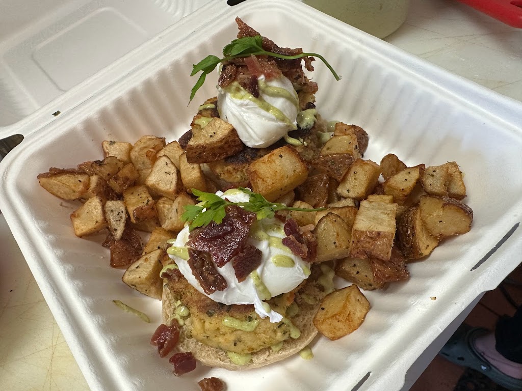 Manny Vibez | restaurant | 11 E Winona Ave, Norwood, PA 19074, USA | 4844946017 OR +1 484-494-6017