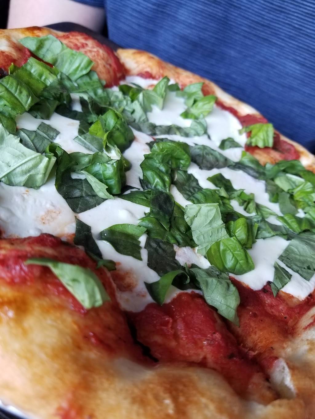 Spinning Dough | restaurant | 2935 Market St, Oakland, CA 94608, USA | 5102509882 OR +1 510-250-9882