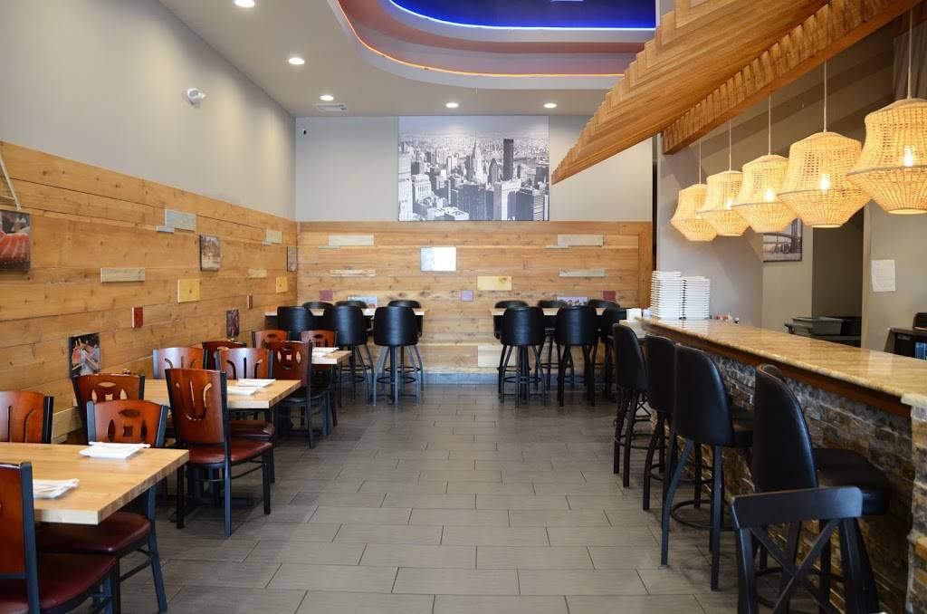 Moki Sushi | restaurant | 2017 S Neil St, Champaign, IL 61820, USA | 2175521600 OR +1 217-552-1600