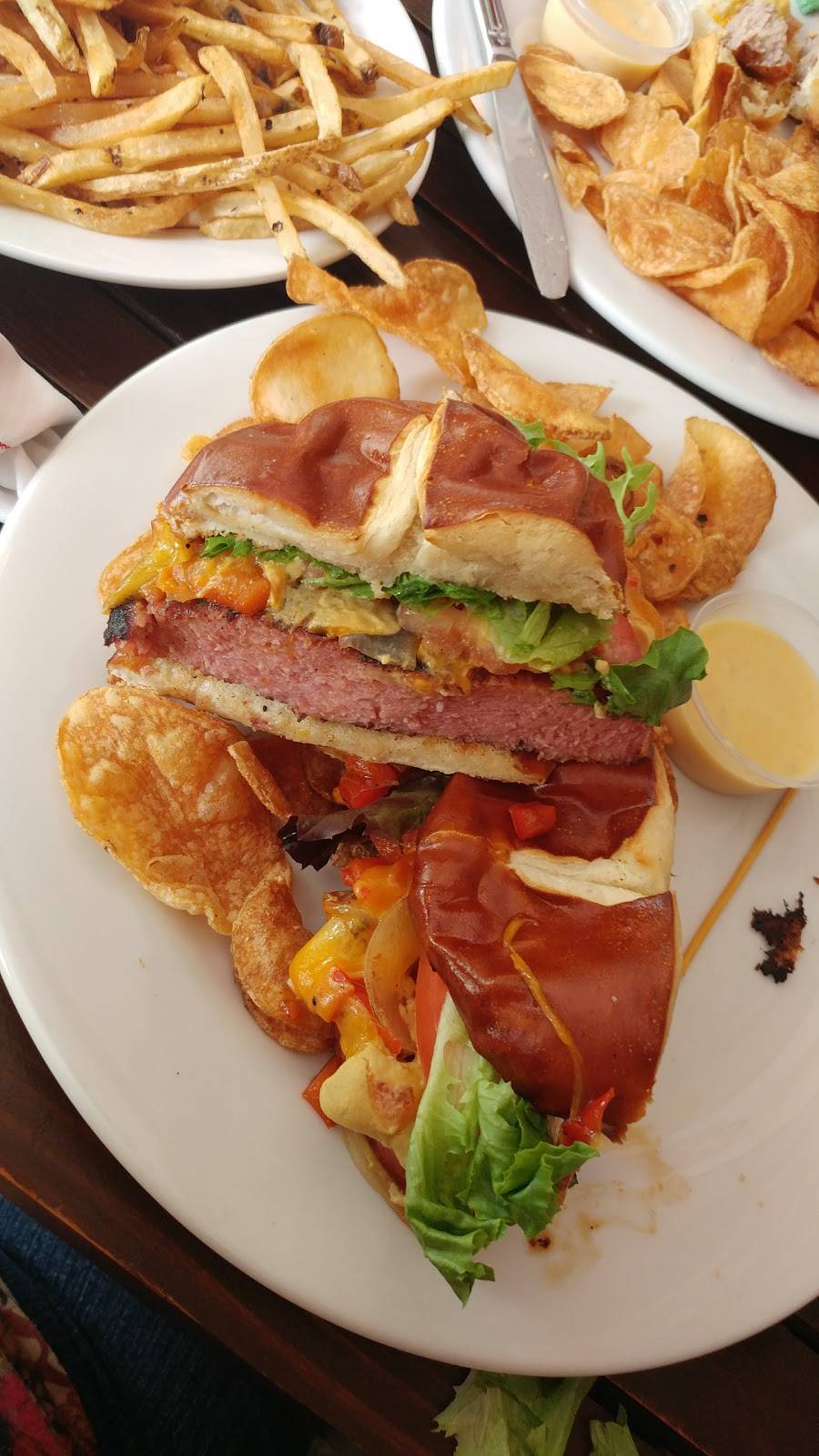 Valters at the Maennerchor | restaurant | 976 S High St, Columbus, OH 43206, USA | 6144443531 OR +1 614-444-3531