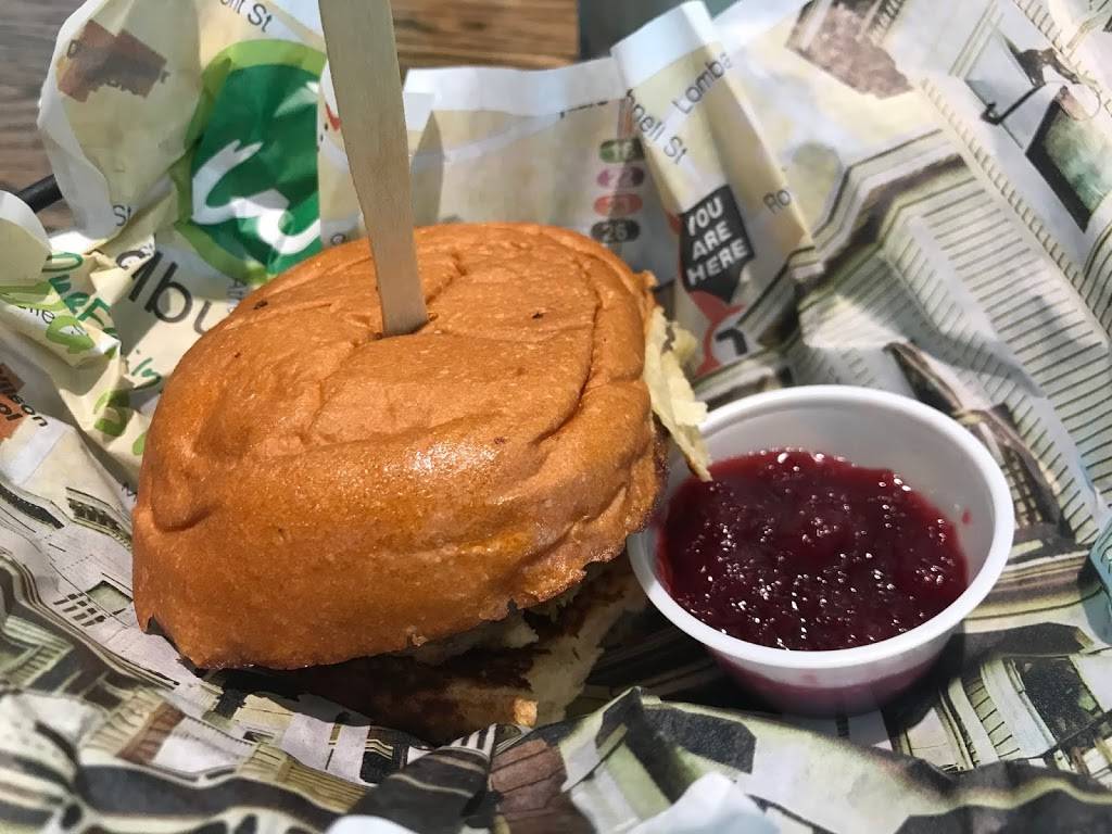 Wahlburgers | restaurant | 100 Robinson Centre Dr Suite 2550, Pittsburgh, PA 15205, USA | 4127449089 OR +1 412-744-9089